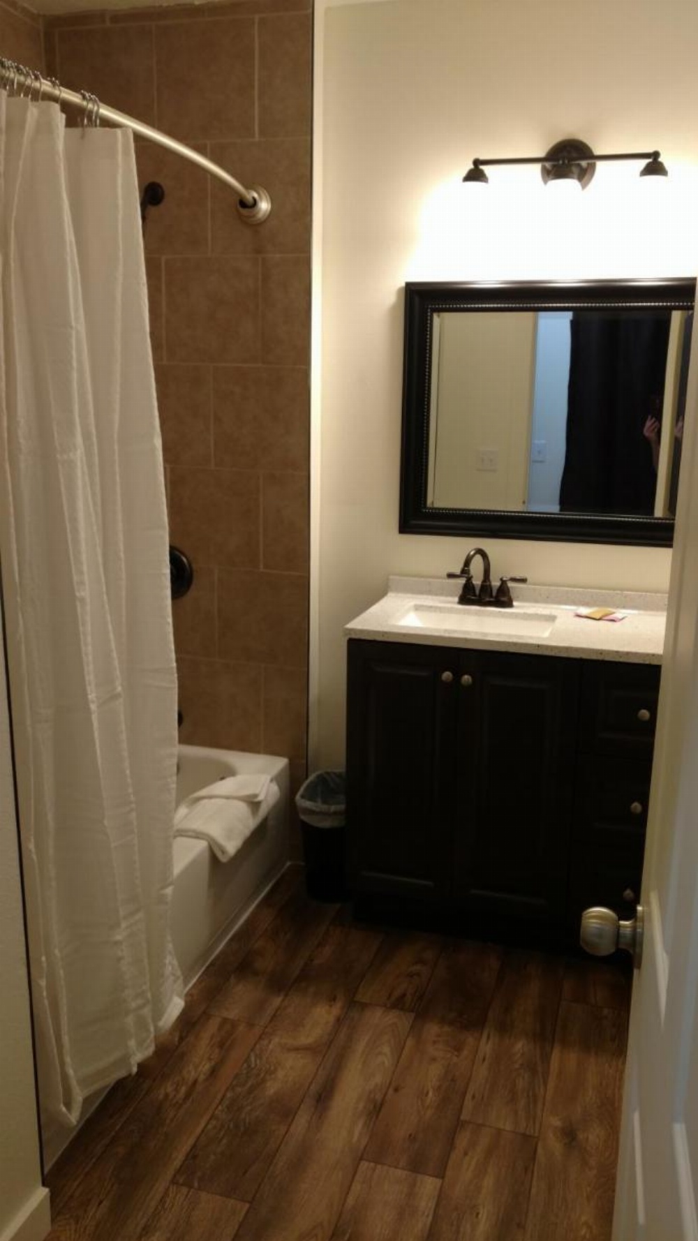 Room image 3